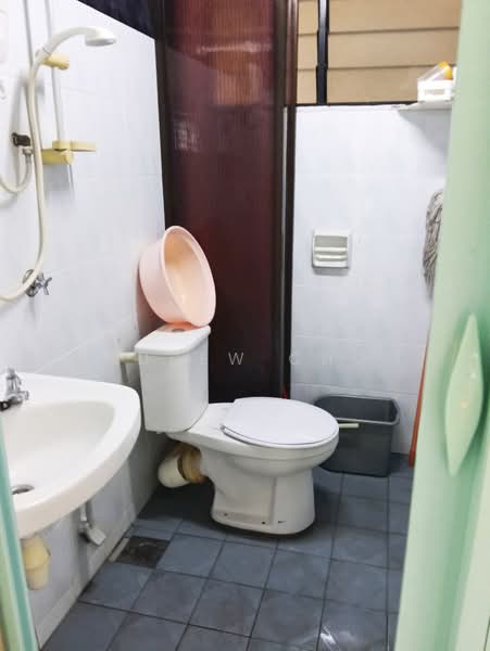 Apartment for Rent at Krystal Villa - Andrew Chow - Bathroom - PropertyGuru.com.my