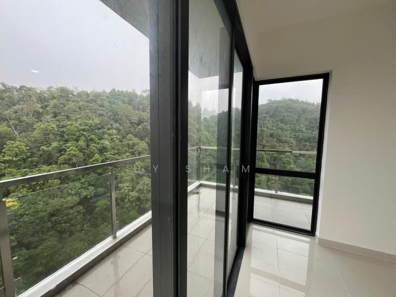 Servis Apartment untuk Disewa di Hampton Height Damansara - HY Sham - Balcony - PropertyGuru.com.my