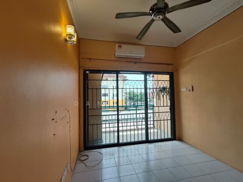 Pangsapuri untuk Disewa di Prima Bayu Apartment - Daniel Je - Living Room - PropertyGuru.com.my