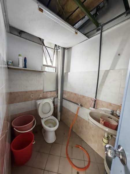 Terrace Factory for Rent in Taman Desa Cemerlang (Ulu Tiram) - Caryn Ter - Bathroom - PropertyGuru.com.my