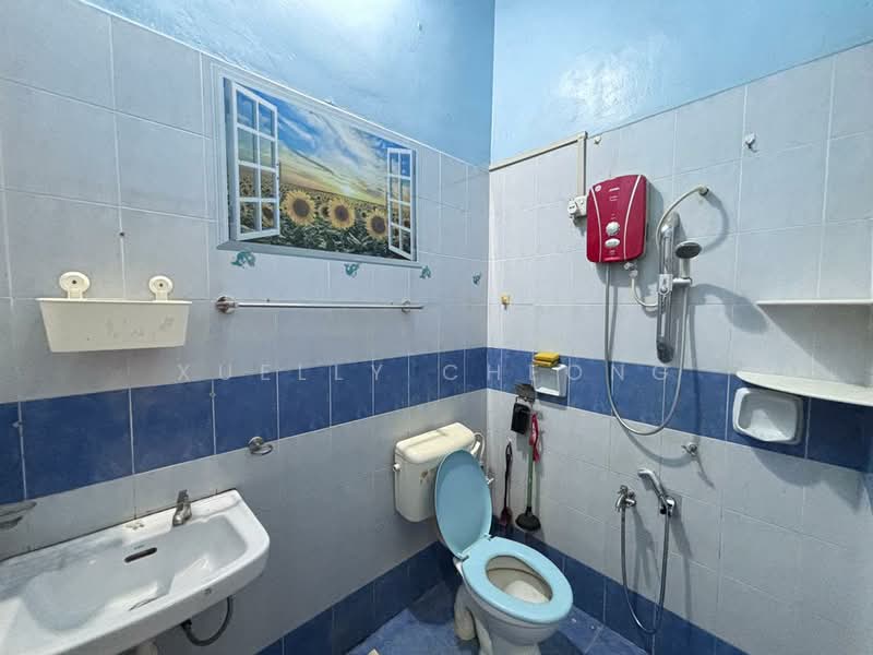 Rumah Teres 1 Tingkat untuk Disewa di Kempas (Johor Bahru) - Xuelly Cheong - Bathroom - PropertyGuru.com.my