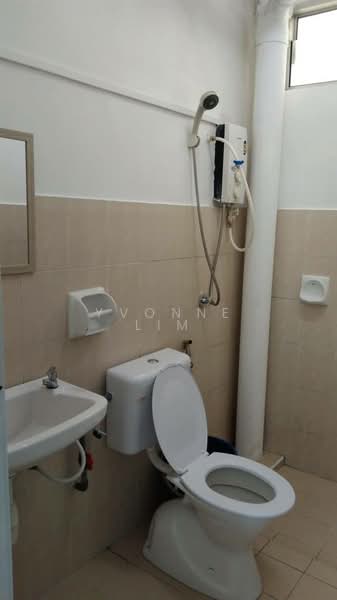 Servis Apartment untuk Dijual di Lake View Suites - Yvonne Lim - Bathroom - PropertyGuru.com.my