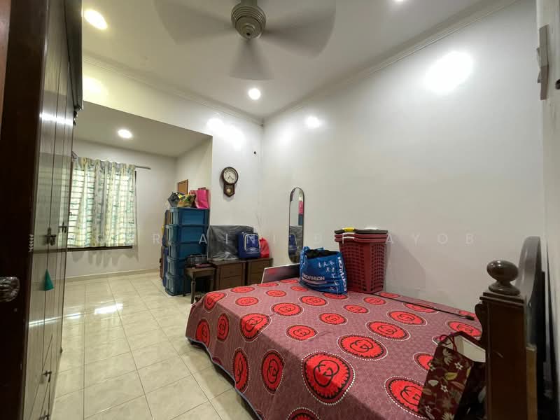 1.5-storey Terraced House for Sale in Taman Sri Melati (Selayang) - Noor Aini Bt Ayob - Bedroom - PropertyGuru.com.my