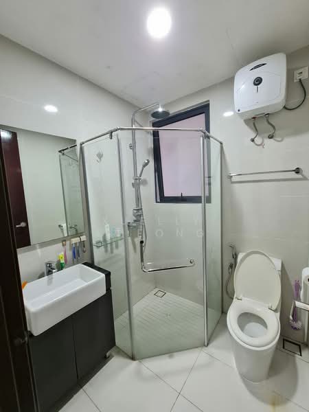 Kondominium untuk Disewa di Amberside @ Country Garden Danga Bay - Xuelly Cheong - Bathroom - PropertyGuru.com.my