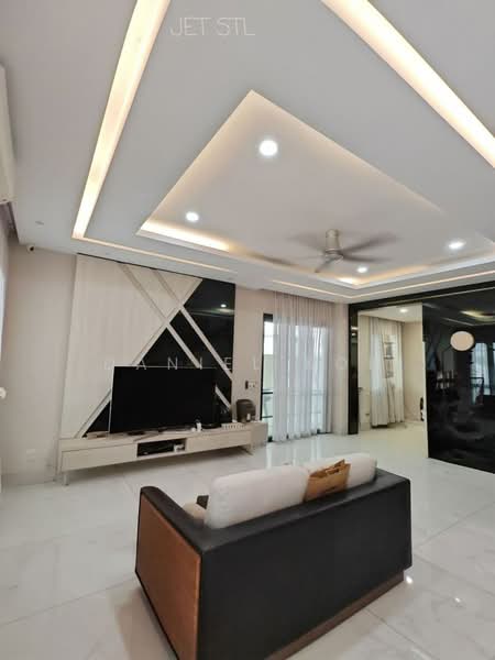 Cluster House for Sale in Setia Utama (Setia Alam) - Daniel Kok - Living Room - PropertyGuru.com.my