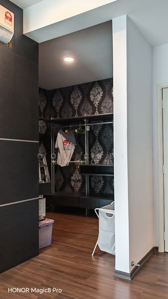 Condominium for Sale at The Brezza - Ooi Chee Khoon - Walkin Closet - PropertyGuru.com.my