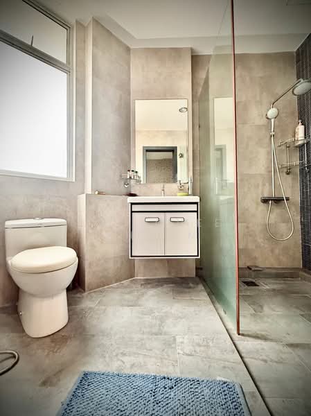 Condominium for Sale at The Brezza - Ooi Chee Khoon - Bathroom 1 - PropertyGuru.com.my