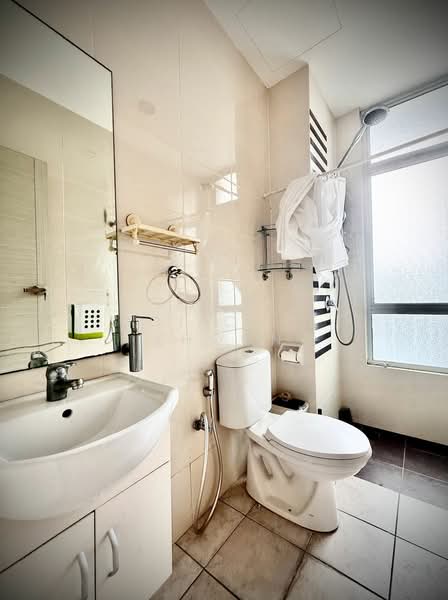 Condominium for Sale at The Brezza - Ooi Chee Khoon - Bathroom 2 - PropertyGuru.com.my
