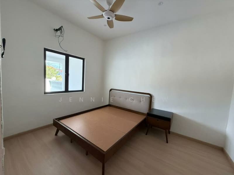 Rumah Teres 1 Tingkat untuk Dijual di Taman Ungku Tun Aminah (Skudai) - Jennie Chew - Bedroom - PropertyGuru.com.my