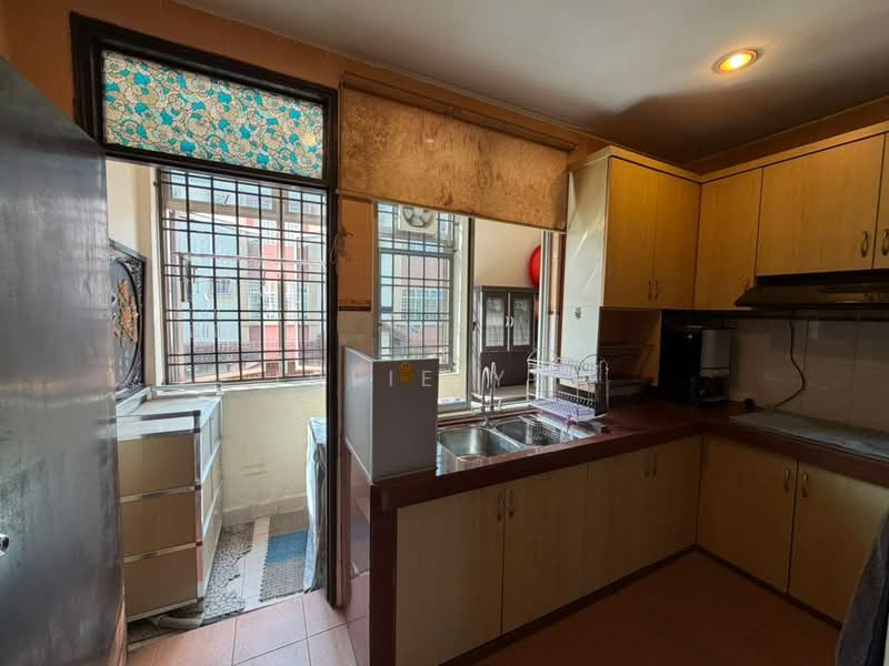 Townhouse for Sale in Skudai (Johor) - Julie Yew - Kitchen - PropertyGuru.com.my