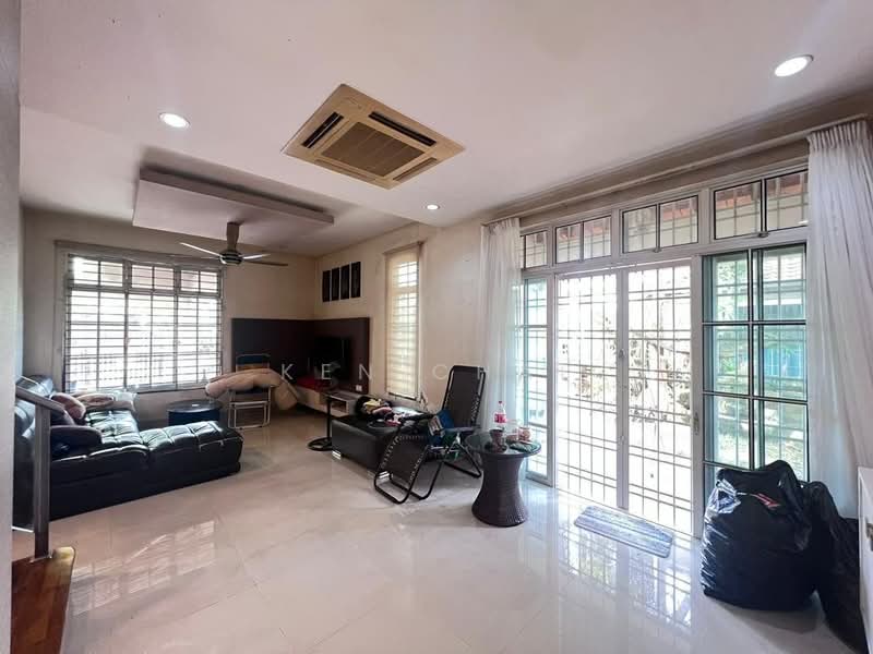 Semi-Detached House for Sale in Taman Pelangi Indah (Ulu Tiram) - Ken Chai - PropertyGuru.com.my