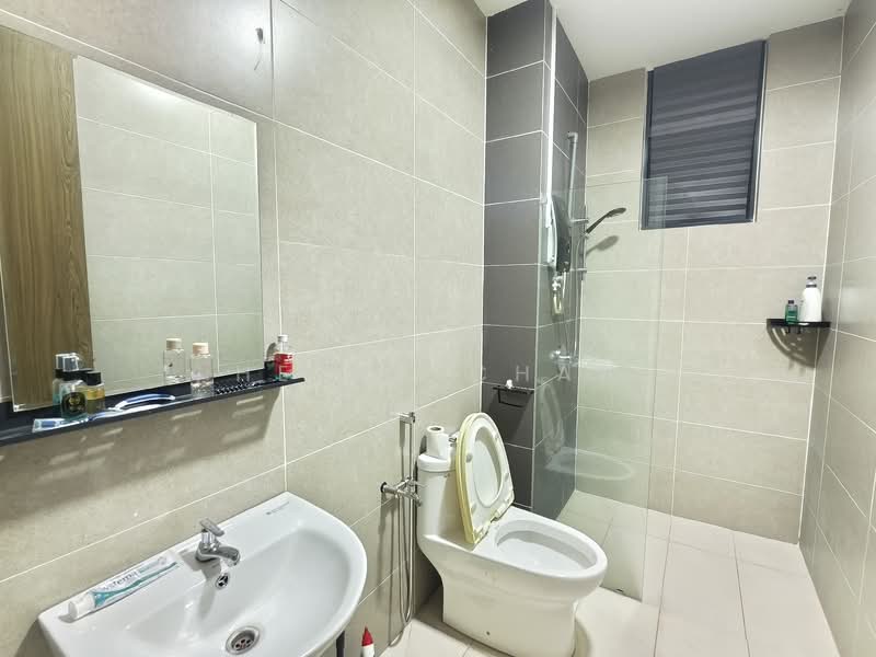 Servis Apartment untuk Disewa di City of Green - Hetha Chan - Bathroom - PropertyGuru.com.my