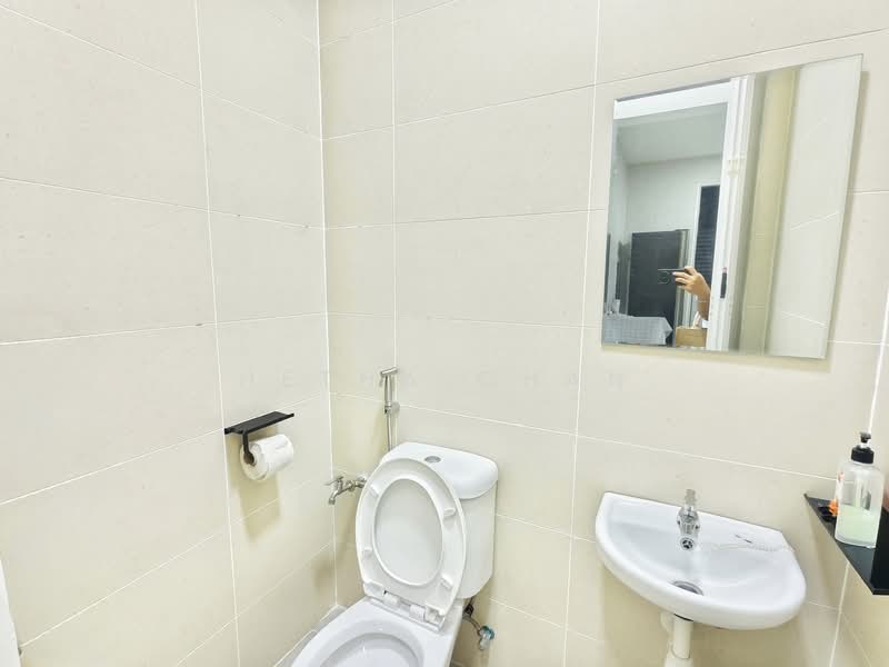 Servis Apartment untuk Disewa di City of Green - Hetha Chan - Bathroom - PropertyGuru.com.my