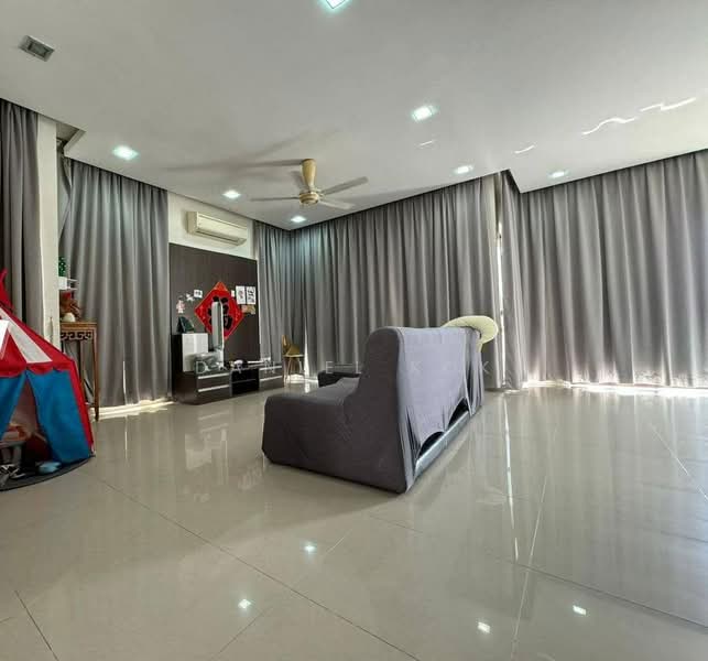 Rumah Berkembar untuk Dijual di Setia Damai (Setia Alam) - Daniel Kok - Living Room - PropertyGuru.com.my
