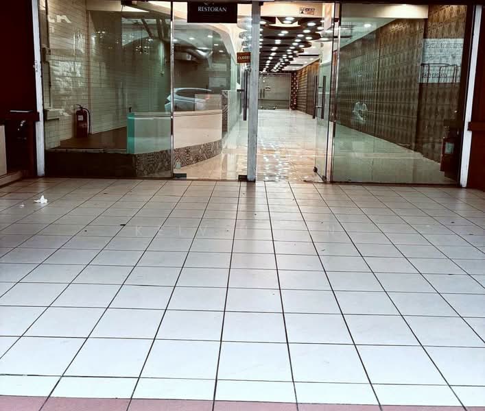 Shop for Rent in KL City Centre (Kuala Lumpur) - Kelvin Tan - Entrance - PropertyGuru.com.my