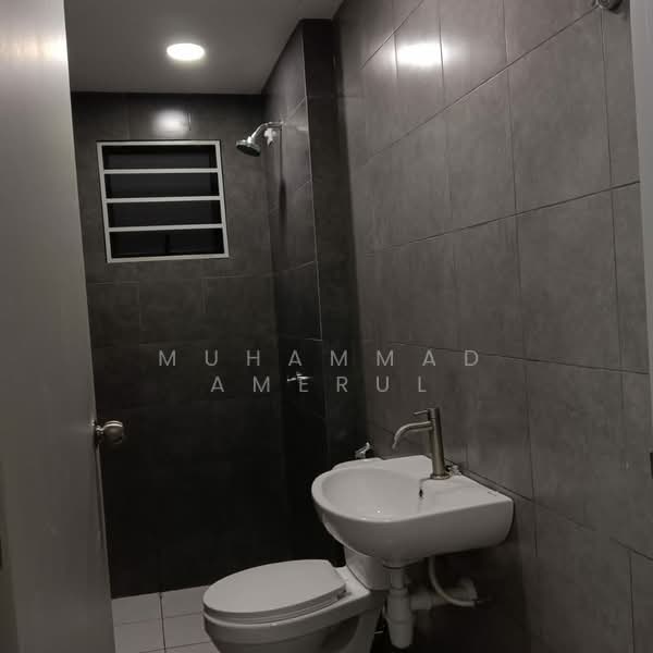 Kondominium untuk Disewa di LSH33 - Muhammad Amerul - Bathroom - PropertyGuru.com.my