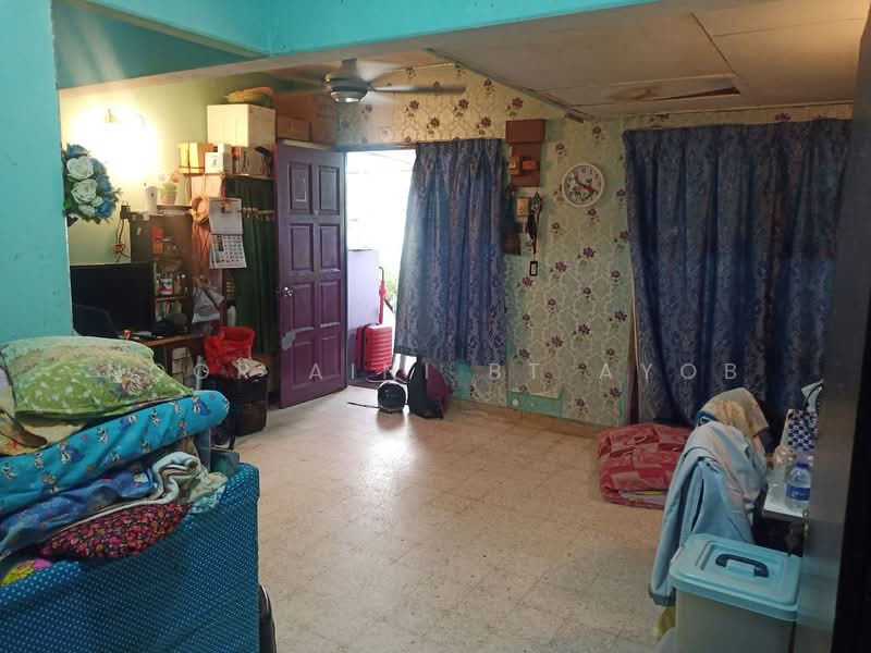 3-storey Terraced House for Sale in Taman Dagang (Ampang) - Noor Aini Bt Ayob - Living Room - PropertyGuru.com.my