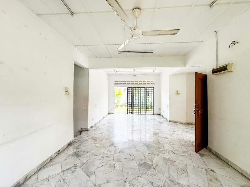 Bungalow for Sale in Bandar Mahkota Banting (Tanjong Duabelas) - Sue Arifin - Living Room - PropertyGuru.com.my