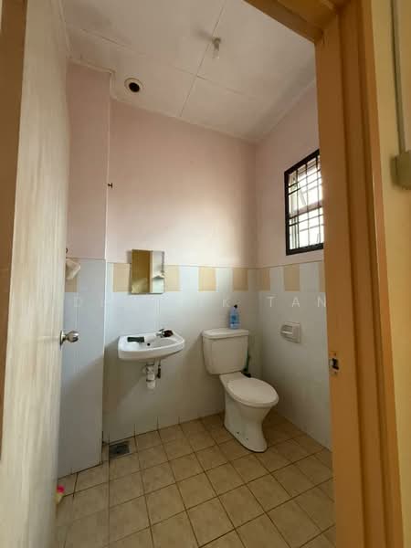 Rumah Teres 2 Tingkat untuk Dijual di Kulai (Johor) - Derrick Tan - Bathroom - PropertyGuru.com.my
