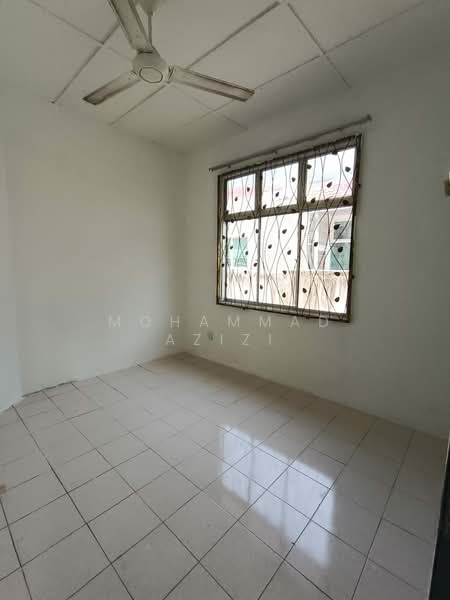 Cluster House for Sale in Taman Seri Inderapura (Kuantan) - Mohammad Azizi - Interior - PropertyGuru.com.my