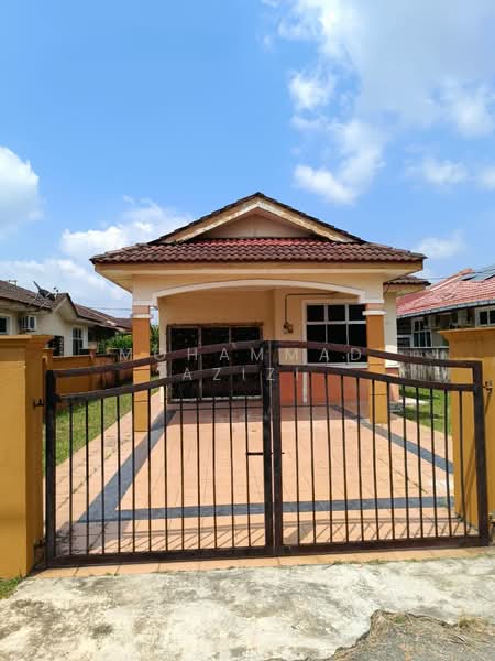 Cluster House for Sale in Taman Seri Inderapura (Kuantan) - Mohammad Azizi - Exterior - PropertyGuru.com.my