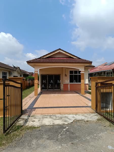 Cluster House for Sale in Taman Seri Inderapura (Kuantan) - Mohammad Azizi - Exterior - PropertyGuru.com.my