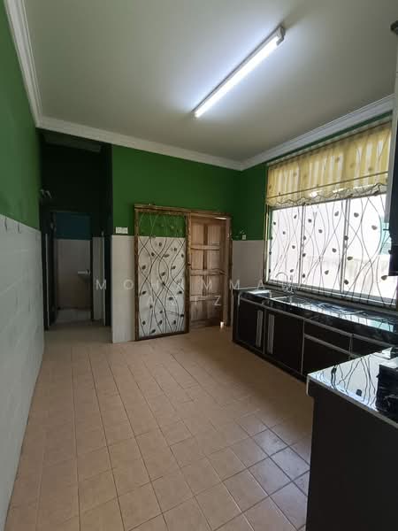 Cluster House for Sale in Taman Seri Inderapura (Kuantan) - Mohammad Azizi - Kitchen - PropertyGuru.com.my