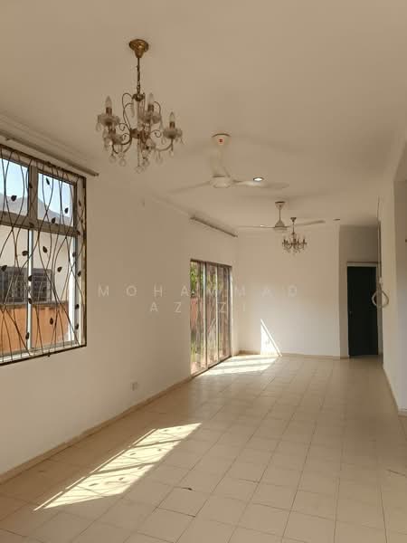 Cluster House for Sale in Taman Seri Inderapura (Kuantan) - Mohammad Azizi - Living Room - PropertyGuru.com.my