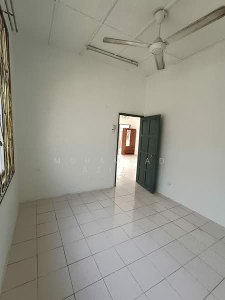 Cluster House for Sale in Taman Seri Inderapura (Kuantan) - Mohammad Azizi - Interior - PropertyGuru.com.my