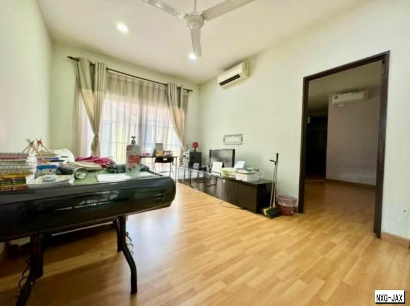Bungalow for Sale in Aman Perdana (Kapar) - Daniel Kok - Living Room - PropertyGuru.com.my
