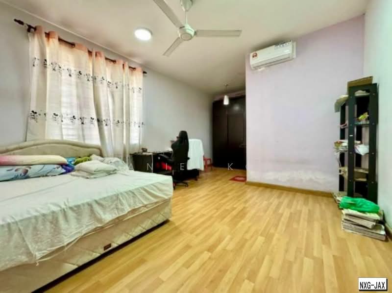 Bungalow for Sale in Aman Perdana (Kapar) - Daniel Kok - Bedroom - PropertyGuru.com.my