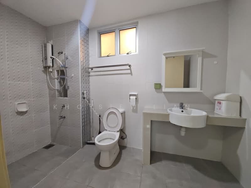 Pangsapuri untuk Dijual di Austin Suites (Permata Austin) - Kho Siew Lian - Bathroom - PropertyGuru.com.my