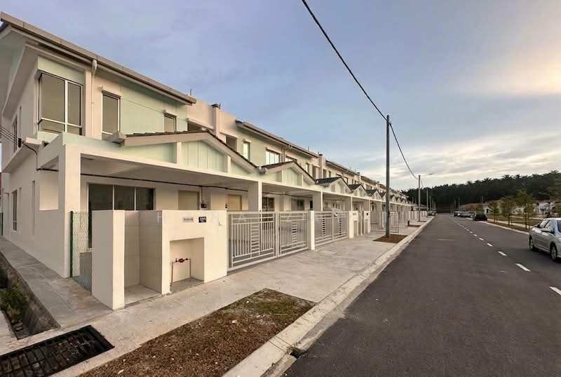 Rumah Teres untuk Dijual di Port Dickson (Negeri Sembilan) - Hana Zaini - Exterior - PropertyGuru.com.my