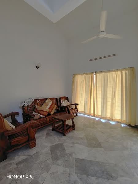 Rumah Teres 1.5 Tingkat untuk Disewa di Sri Petaling (Kuala Lumpur) - Rain Tan - Living Room - PropertyGuru.com.my