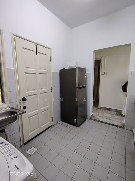 Rumah Teres 1.5 Tingkat untuk Disewa di Sri Petaling (Kuala Lumpur) - Rain Tan - Kitchen - PropertyGuru.com.my
