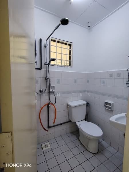 Rumah Teres 1.5 Tingkat untuk Disewa di Sri Petaling (Kuala Lumpur) - Rain Tan - Bathroom - PropertyGuru.com.my