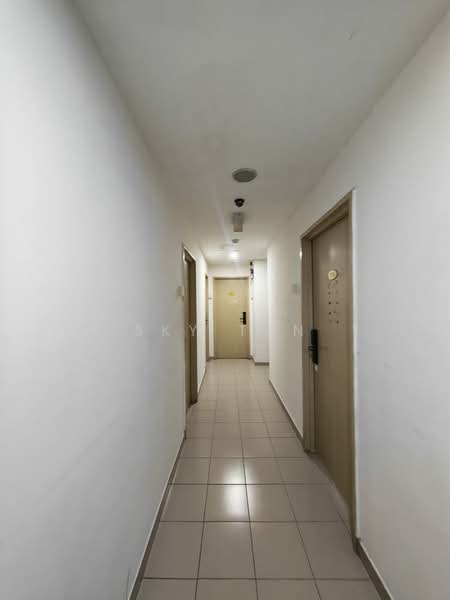 Hotel / Resort for Sale in Johor Bahru (Johor) - Sky Tan - Corridor - PropertyGuru.com.my