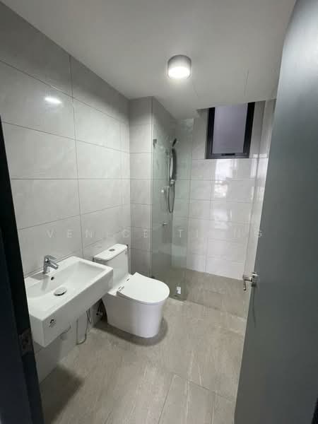 Servis Apartment untuk Disewa di Altris Residences @ The Quartz WM - Venice Tiong - Bathroom - PropertyGuru.com.my