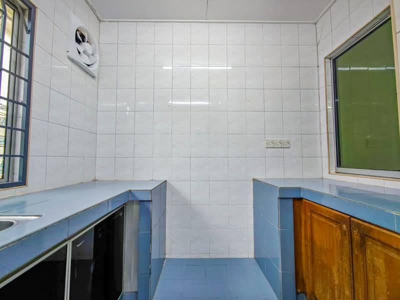 2-storey Terraced House for Sale in Bandar Bukit Puchong (Puchong) - Ali Idris - Kitchen - PropertyGuru.com.my