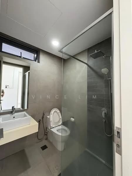 Kondominium untuk Dijual di Vivo Residential Suites - Vince Lim - Bathroom - PropertyGuru.com.my