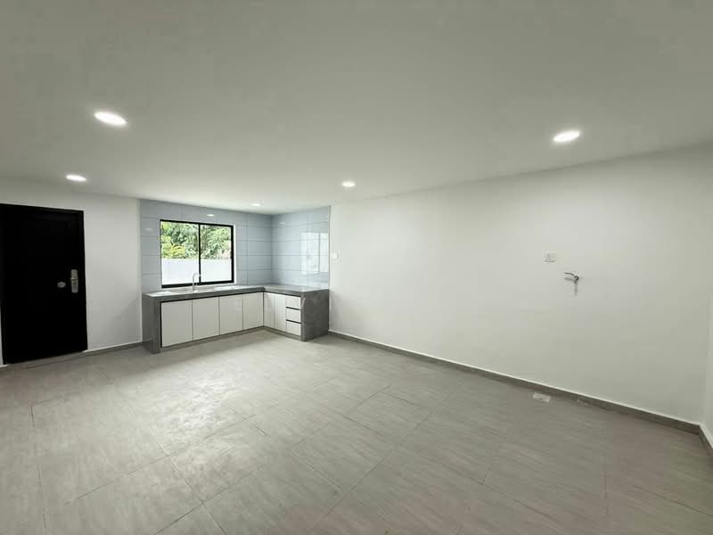 Rumah Berkembar untuk Dijual di Taman Daya (Johor Bahru) - Elvis Ku - Kitchen - PropertyGuru.com.my
