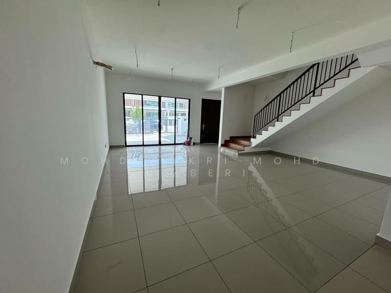 Rumah Teres 2 Tingkat untuk Dijual di Bukit Raja (Selangor) - Mohd Zakri Mohd Zamberi - Living Room - PropertyGuru.com.my