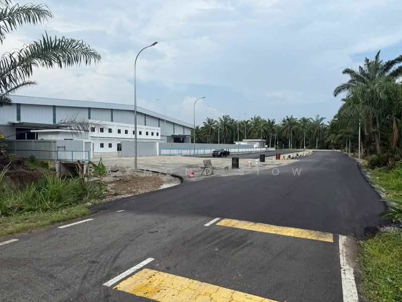 Warehouse for Rent in Kampung Teluk Mengkuang (Telok Panglima Garang) - Raymond Siow - Exterior - PropertyGuru.com.my