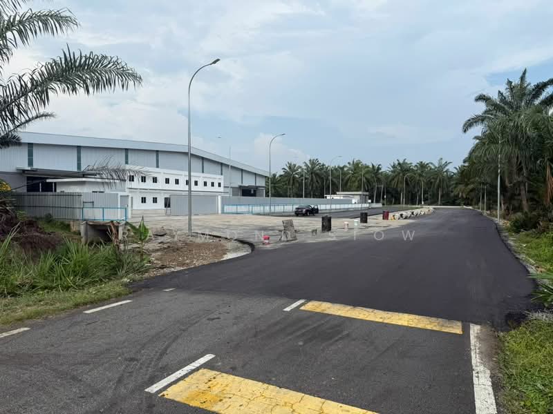 Warehouse for Rent in Kampung Teluk Mengkuang (Telok Panglima Garang) - Raymond Siow - Exterior - PropertyGuru.com.my