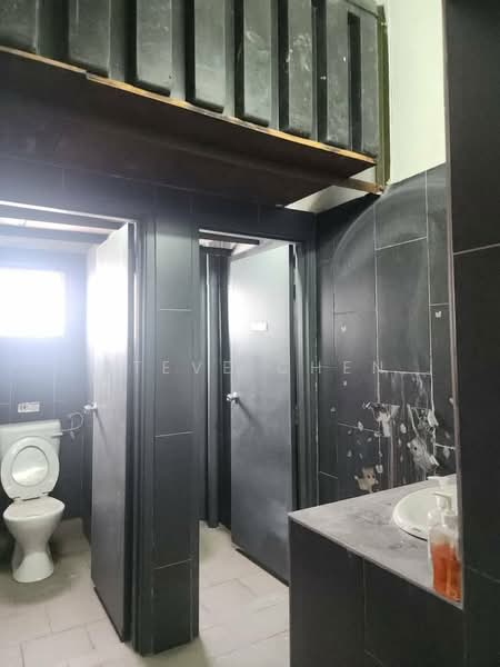 Shop for Rent in Pusat Bandar Rawang (Rawang) - Steve Chen - Bathroom - PropertyGuru.com.my