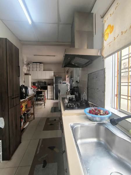 2-storey Terraced House for Sale in Shah Alam (Selangor) - Suhana Abdullah Sani - Kitchen - PropertyGuru.com.my