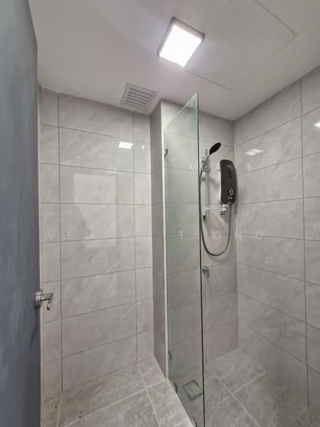 Servis Apartment untuk Disewa di Altris Residences @ The Quartz WM - Venice Tiong - Bathroom - PropertyGuru.com.my