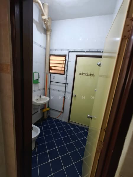 2-storey Terraced House for Sale in Taman Desa Cemerlang (Ulu Tiram) - Larry Ng - Bathroom - PropertyGuru.com.my