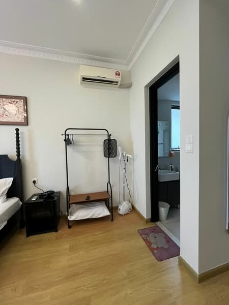 Condominium for Rent at Bay Laurel @ Country Garden Danga Bay - Ellen Yeap - Bedroom - PropertyGuru.com.my