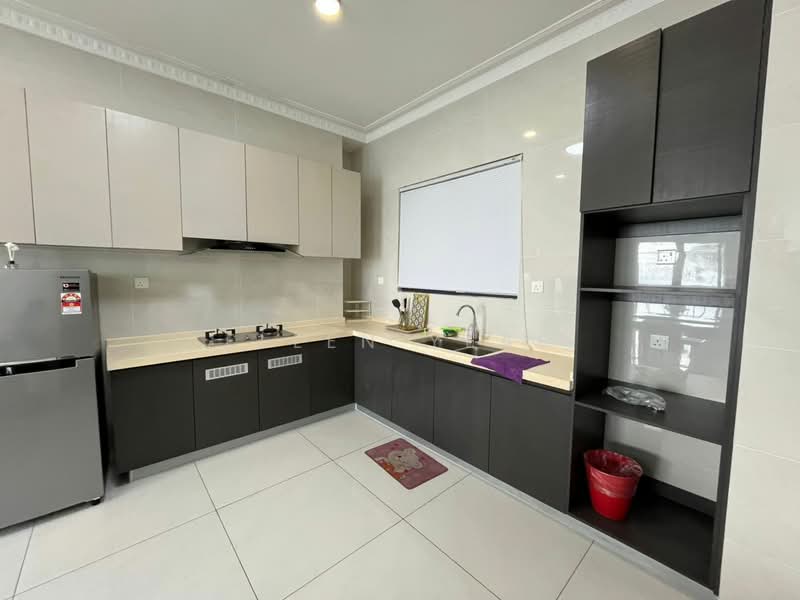 Condominium for Rent at Bay Laurel @ Country Garden Danga Bay - Ellen Yeap - Kitchen - PropertyGuru.com.my
